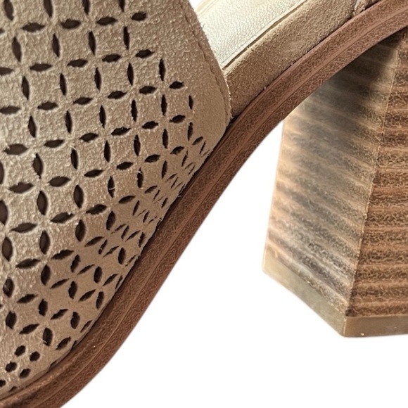 Marc Fisher LTD Vixen Suede Block Heel Sandals 6.5
Cutout Detail Bohemian Comfy‌ - Picture 11 of 11